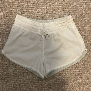 Lululemon Choose a Side Short Size 6